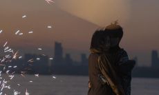 如何追求一个已经离婚的女人?提供更多的关爱,让她重新获得幸福!