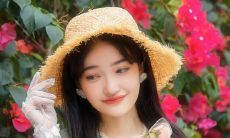 如何用赞美女生的诗句来讨得女友欢心和惊喜,送上甜蜜的花语和情话?