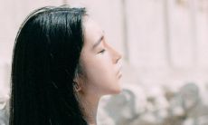 如何采取行动以挽回前女友并重新建立关系,以实现继续恋爱与再谱前缘的目标?